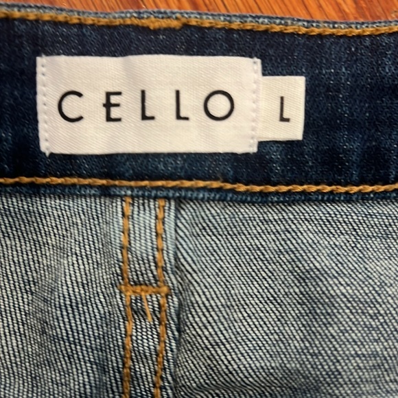 Cello distressed jean shorts - Picture 4 of 4